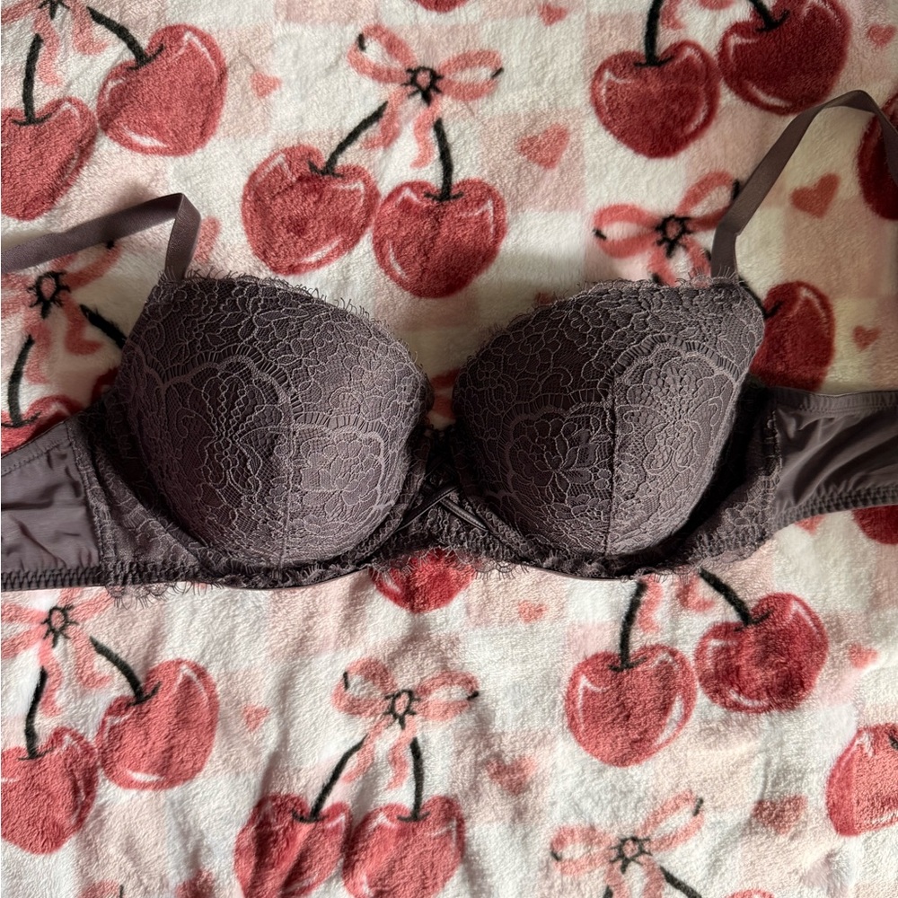 Victoria's Secret Dream Angels Lace Underwire Bra